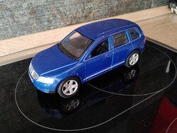 Volkswagen Touareg 1/24 modell autó