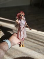 Mattel Barbie – Egyedi frizurával és öltözékkel