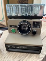 Polaroid fényképezőgép eredeti vakuval.
