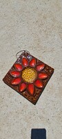 Mázas iparművészeti kerámia falikép virágotívummal 23x23 cm