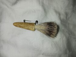 Vaddisznó agyar kalapkitűző   K