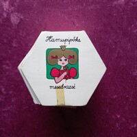 Hamupipőke mesedrazsé édességes doboz 8,5 x 8,8 x 10 cm