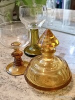 Borostyán színű régi, dugós, kis üveg palack, 13 x 11 cm