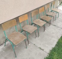 Retro csővázas iskolai szék