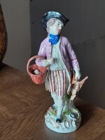 Porcelán figura 15 cm magas  jelzett 1800 as évekből
