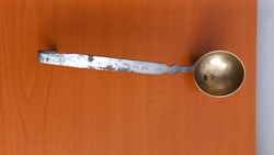 Antik merőkanál réz fejjel, kopottas, 25,5 cm, átmérő 6,7 cm