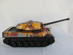 Lemezjáték tank harckocsi