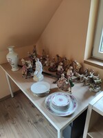 Porcelántárgyak, tőr egyben eladó