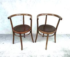 Eredeti Felújított jelzett Thonet Karfás székek párban.