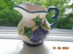 Kézzel festett látványos szőlő mintákkal öblös kerámia kancsó