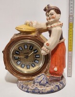 "Blazsek" Blazsek László jelzett, beépített ébresztőórás, zenélő bohóc mázas kerámia figura (3515)