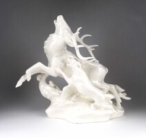 1W439 Antik nagyméretű majolika szobor szarvas vadászkutyákkal szarvasvadászat 35.5 x 42.5 cm