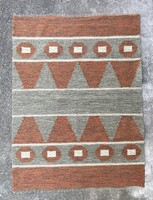 BARNA ÉS DRAPP SZÍNŰ SZÖVÖTT SZŐNYEG 162 X 119 CM