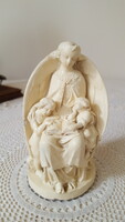 Olvasó angyal figura,gyermekekkel