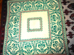 Antik ritka szép mintával kézi teljes felületen kívart (vajszínű is) gobelin terítő 95 cm X 90 cm