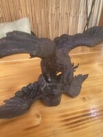 Bécsi bronz, 2 verekedő sas 15x9 cm bronz 675 gramm
