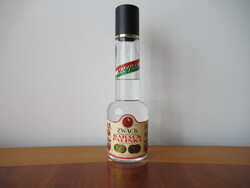 Régi, koronás ZWACK barackpálinka (külföldi kiszerelésben), 30,5 cm