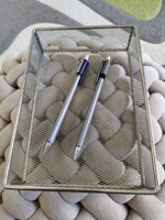 14x19,8x4,2 cm fém irat vagy írószer tartó kosár 2db 0,5 és 0,7mm-es Staedtler töltős ceruzával