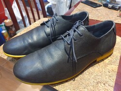 Igényes vajpuha bőrből kézzel készült oxford kék 44-es camper cipő