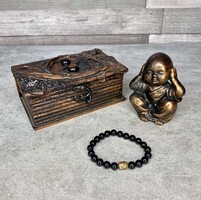 Buddha szobor fa dobozzal, karkötővel