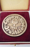 Orosháza Gyopáros-kupa  1983 bronz emlékérem , plakett  díszdobozában  6 cm