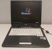 Fujitsu Amilo Pro V2020 retró notebook laptop