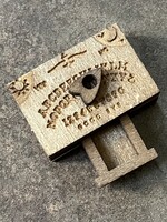 Mini Ouija tábla, szellemidézés / babaház / dioráma kellék, Halloween dekoráció