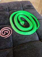 130 és 30cm-es műanyag játék kígyók