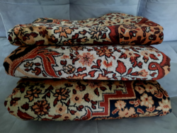 3 db Mokett  falikárpit, 267 x 156 cm, 191 x 157 cm és 158 x 153 cm egyben!