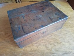 Antik kis méretű fa doboz