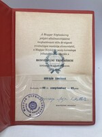 Honvédelmi Érdemérem adományozó oklevél Czinege Lajos honvédelmi miniszter aláírásával, 1982