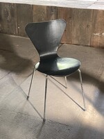 Vintage  Arne Jacobsen Pillangó  Stílusú  rakásolható székek.