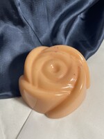 Kézműves szappanrózsa , panna cotta- málna illattal