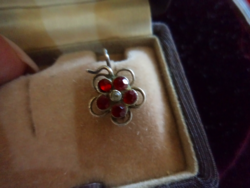 Piros fülbevó egyik darabja! Pótlásnak, singl