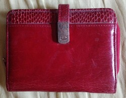 Retro nagyon piros pénztárca Mérete: 12x15 cm,