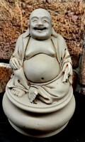 Nevető Buddha szobor kőörleményből