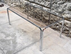 Retro krómozott minimalista acél asztal , edzett füstüveg asztallappal 112 x 57 x 42 cm 80-as évek
