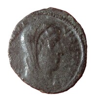 Római kisbronz CONSTANTINUS MAGNUS quadrigás halotti veret uralkodó mennybemenetele AE4 (P15)
