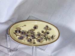 Zsolnay gyűrű tálka a nyolcvanas évekből, lila kézzel festett aranykontúros virág mintával