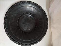 Hatalmas, matt fekete Karcagi Agyagipar asztal közép, tál, fali tányér - 35,5 cm