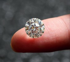 0.5 mm Valódi bevizsgált moissanit certivel- sorszámozott 1 ct Afrikából!