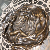 Art Nouveau bronz relief – asszimmetrikus, női allegória (francia, 1900 körüli)