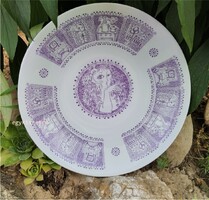 Zsolnay porcelán fali tál egy nő élete képekben