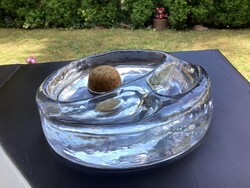 Különleges öntött  üveg  pipa hamutartó