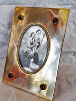 Antik gránát kövekkel díszített réz asztali képkeret 19. sz. szentkép acélmetszettel