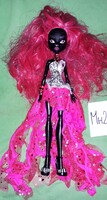 2011.GYÖNYÖRŰ ÁLLAPOTÚ KOMPLETT Eredeti MATTEL BARBIE MONSTER HIGH csoki  baba a képek szerint MH 2.