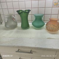 Vastag üveg váza több szinben csomagban eladó! 4 db színes gyönyörű váza eladó!