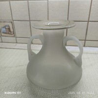 Vastag üveg váza görögmintás díszítéssel eladó!