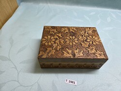 T2481 Faragott fa dobozka 21x14x7 cm