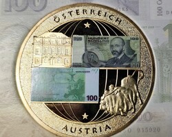 Osztrák schillingtől az euroig emlékérem táblában